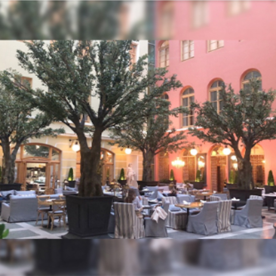 Why Modern Restaurants Run on Artificial Plant